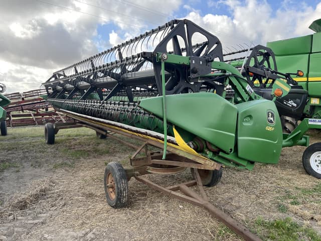 Image of John Deere 625F equipment image 1