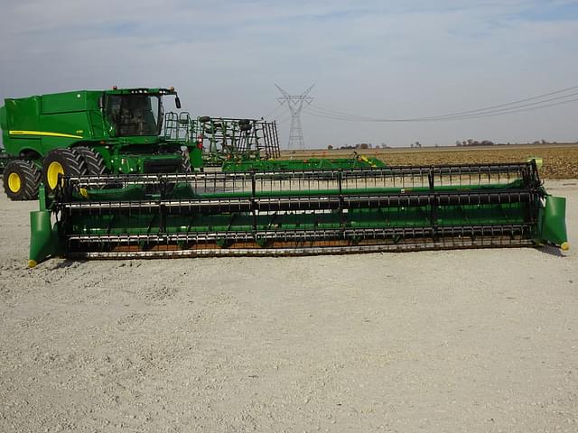 Image of John Deere 625F equipment image 4