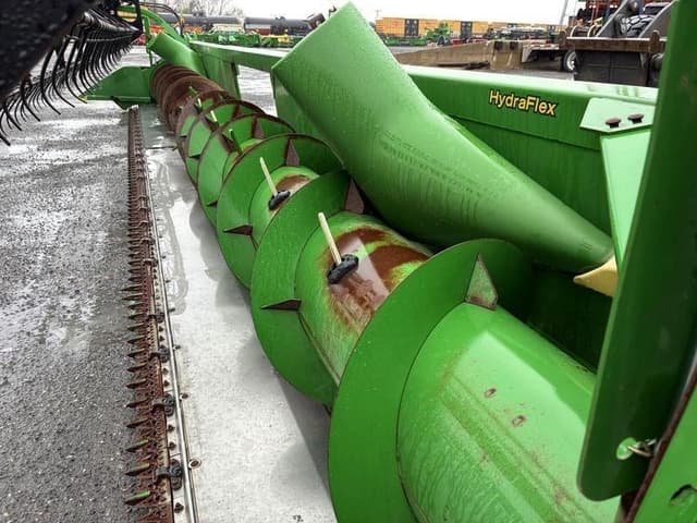 Image of John Deere 630F equipment image 4