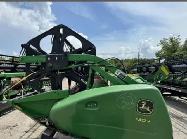 Image of John Deere 630R equipment image 1