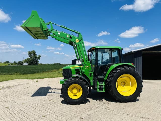 Image of John Deere 6330 equipment image 3