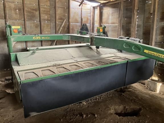 Image of John Deere 635 equipment image 2