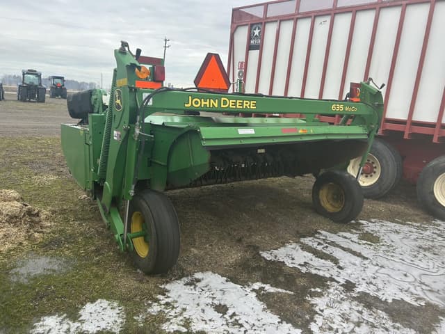 Image of John Deere 635 equipment image 2
