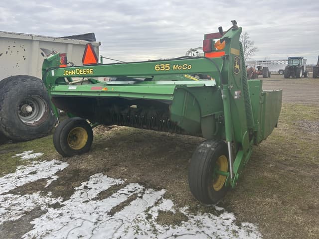 Image of John Deere 635 equipment image 3