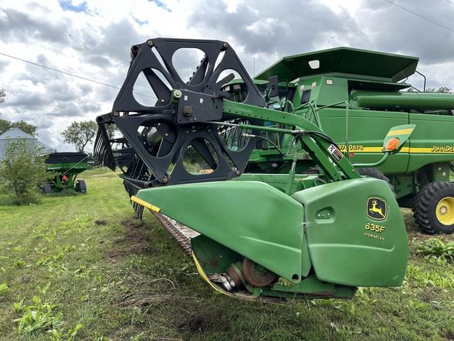 Image of John Deere 635F equipment image 1