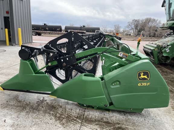 Image of John Deere 635F equipment image 3