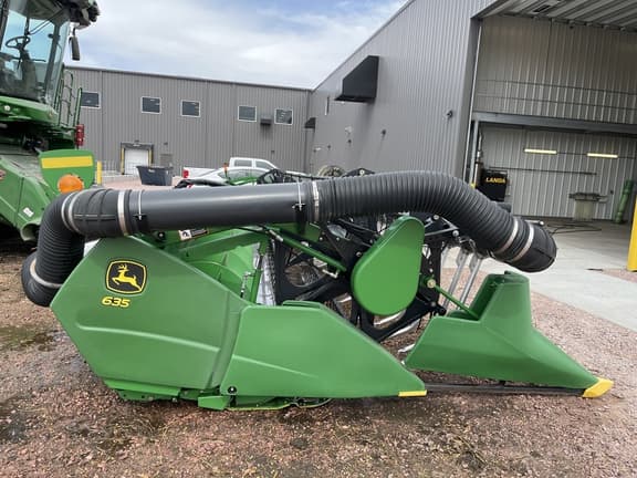 Image of John Deere 635F equipment image 2