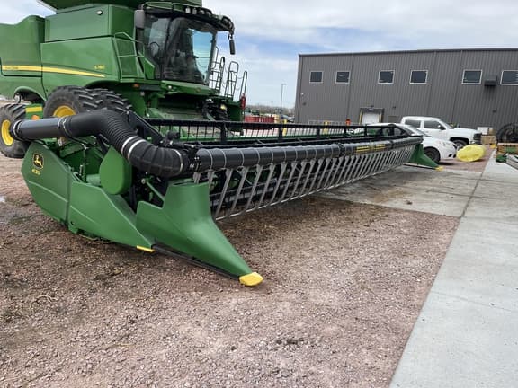 Image of John Deere 635F equipment image 1