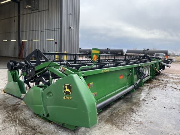 Image of John Deere 635F equipment image 4