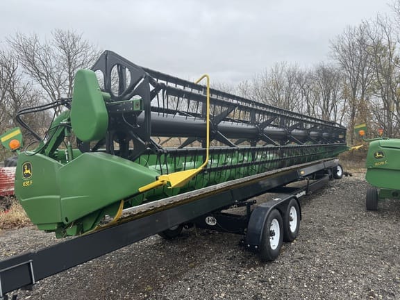 Main image John Deere 635F