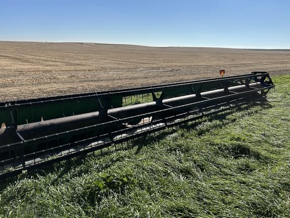 Image of John Deere 635F equipment image 4