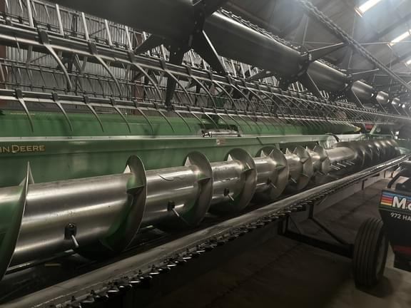 Image of John Deere 635F equipment image 4