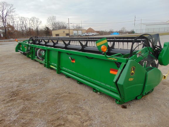 Main image John Deere 635F