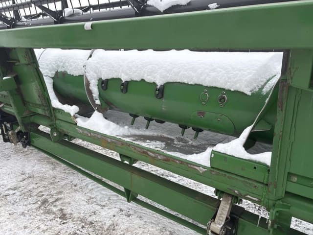 Image of John Deere 635F equipment image 4