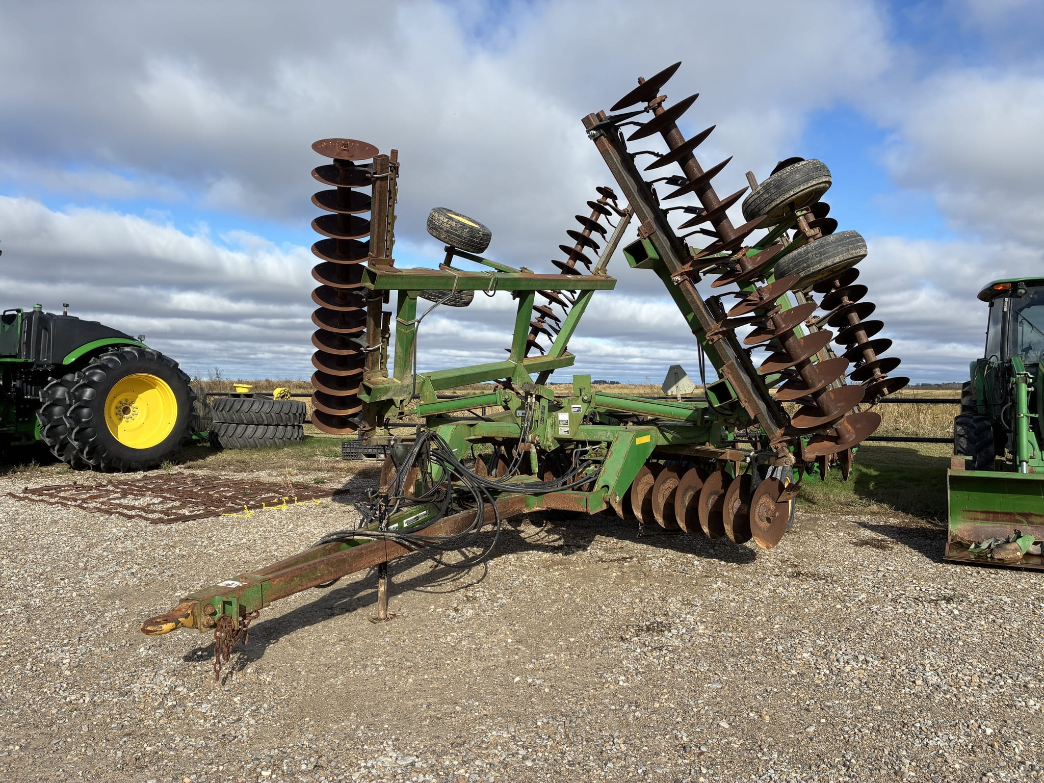 2008 John Deere 637 Equipment Image0