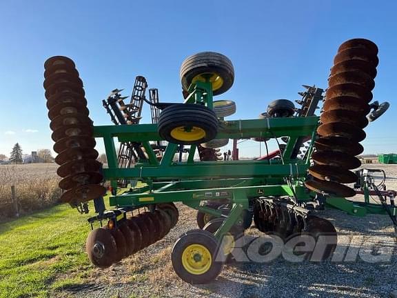 Image of John Deere 637 equipment image 2