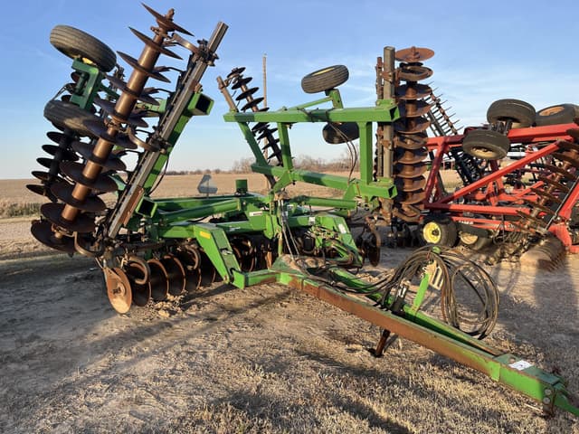 Image of John Deere 637 equipment image 1