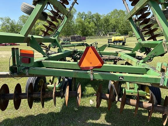Image of John Deere 637 equipment image 1