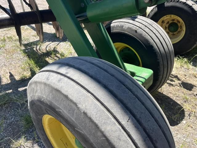 Image of John Deere 637 equipment image 3