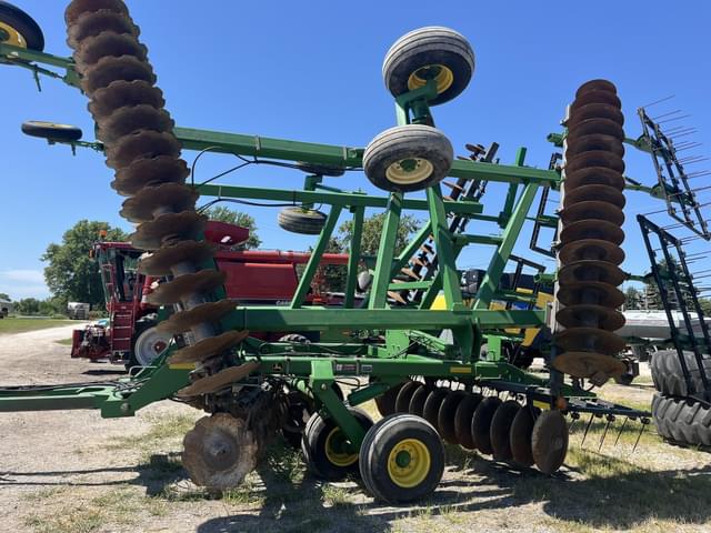 Image of John Deere 637 equipment image 2