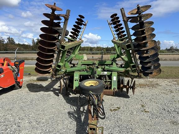 Image of John Deere 637 equipment image 1