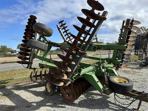 Image of John Deere 637 equipment image 3