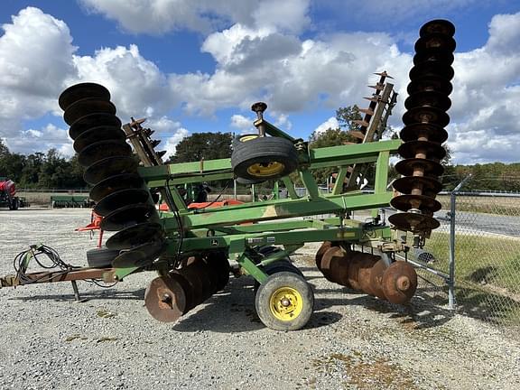 Image of John Deere 637 equipment image 2