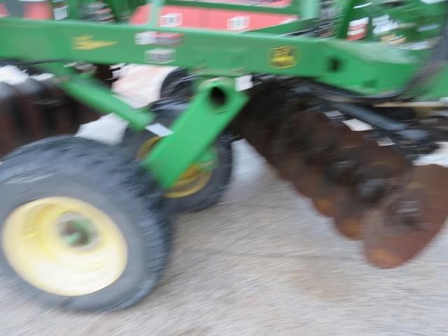 Image of John Deere 637 equipment image 3