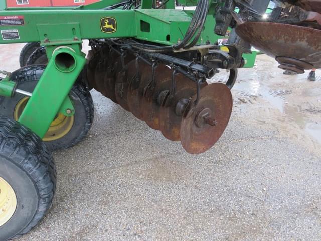Image of John Deere 637 equipment image 4