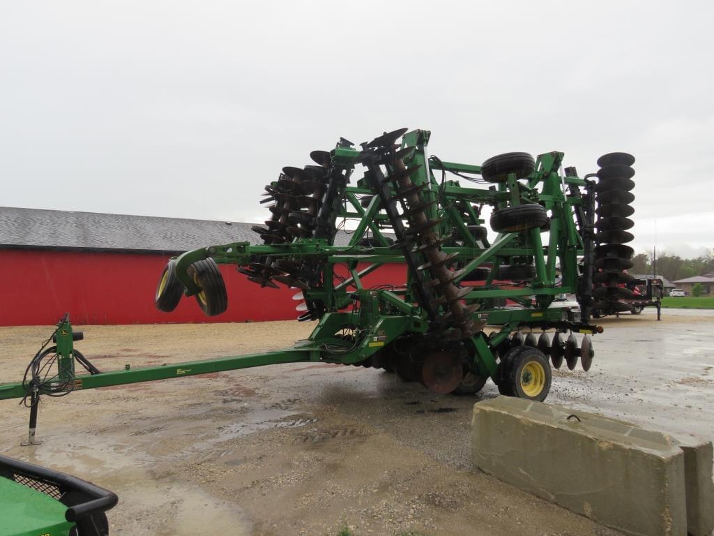 Image of John Deere 637 Primary image