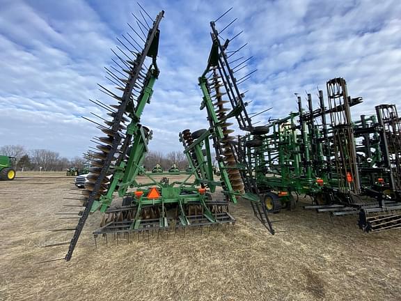 Image of John Deere 637 equipment image 4