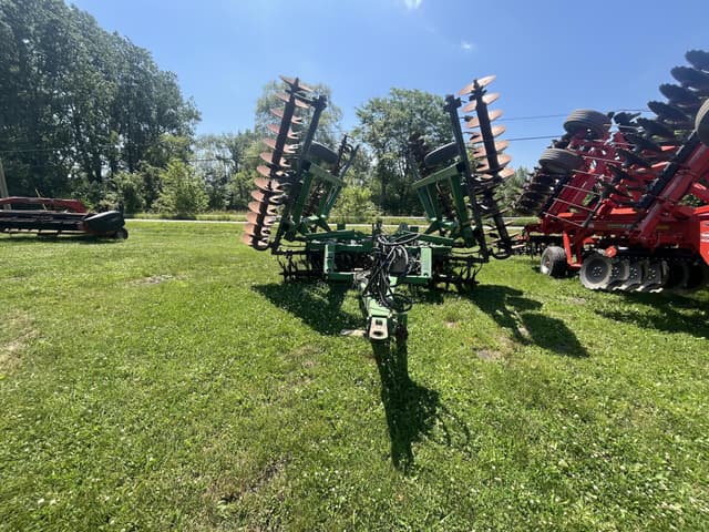Image of John Deere 637 equipment image 1