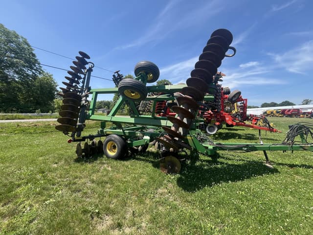 Image of John Deere 637 equipment image 2