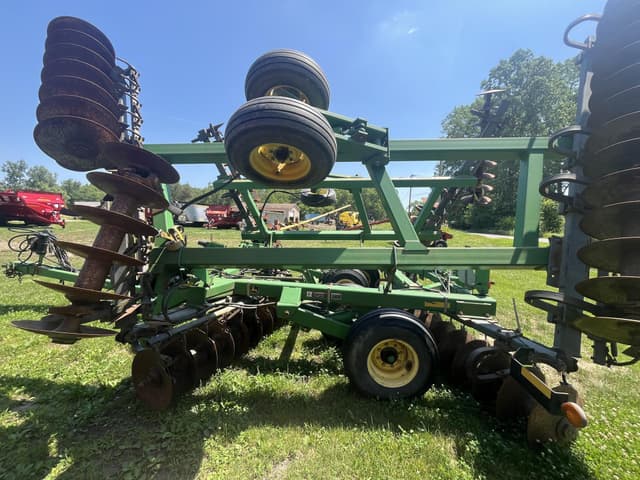 Image of John Deere 637 equipment image 4