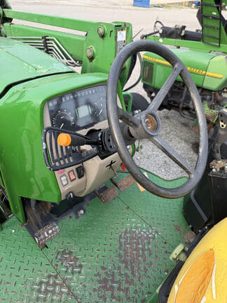 Image of John Deere 6430 equipment image 2