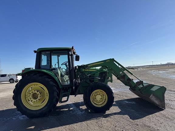 Image of John Deere 6430 equipment image 2