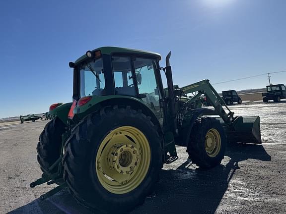 Image of John Deere 6430 equipment image 4