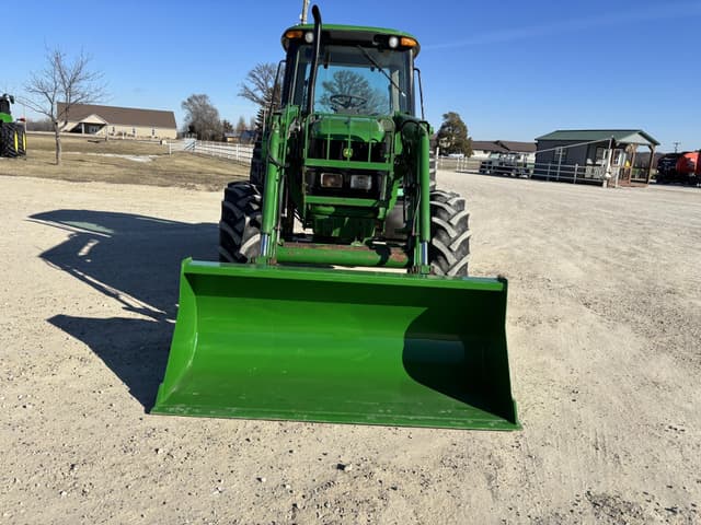 Image of John Deere 6430 equipment image 1