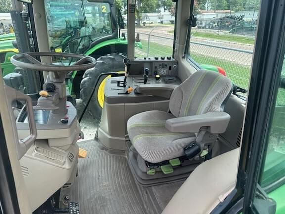 Image of John Deere 6430 equipment image 2