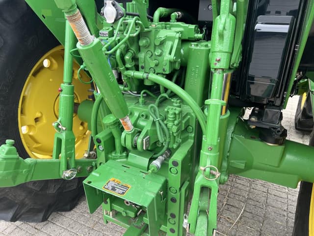 Image of John Deere 6430 equipment image 4
