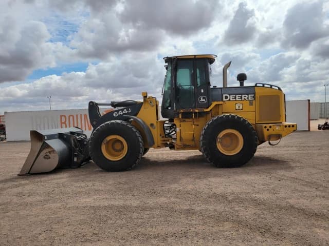 Image of John Deere 644J equipment image 1