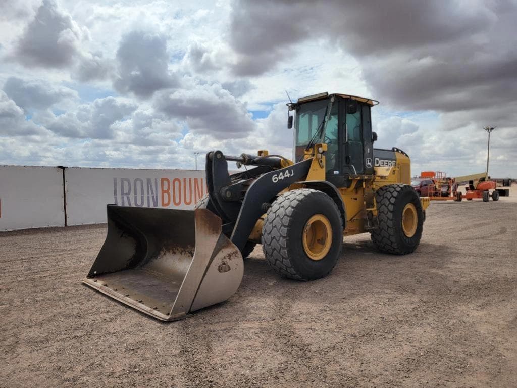 Image of John Deere 644J Primary image