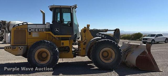 Image of John Deere 644J equipment image 3