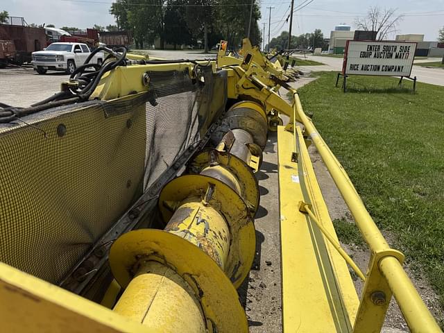 Image of John Deere 645B equipment image 3