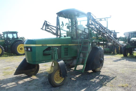 2008 John Deere 6700 Equipment Image0