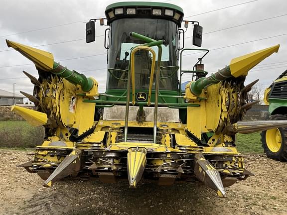 Image of John Deere 686 equipment image 1