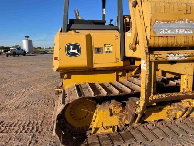 Image of John Deere 700J LGP equipment image 4