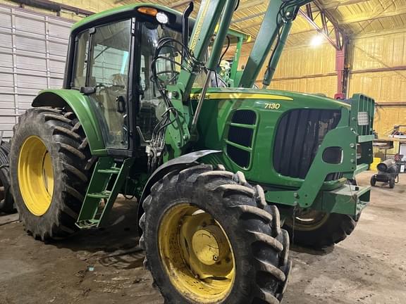 Image of John Deere 7130 equipment image 1