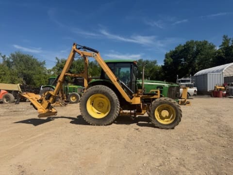 2008 John Deere 7130 Equipment Image0