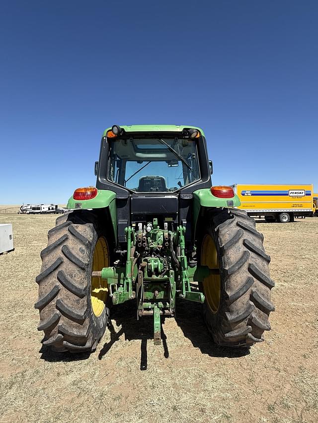 Image of John Deere 7130 equipment image 4